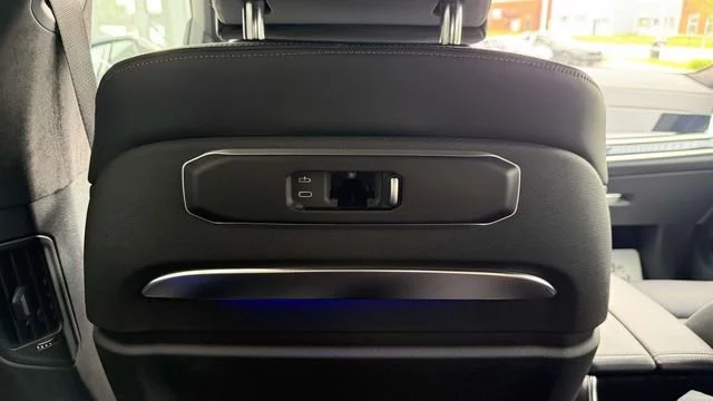 Used 2024 Black BMW xDrive40i image 73