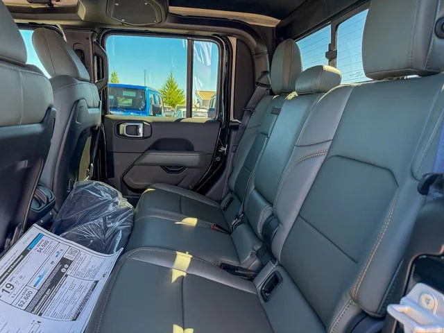 New 2026 Black Clear-Coat Exterior Paint Jeep Mojave X image 24