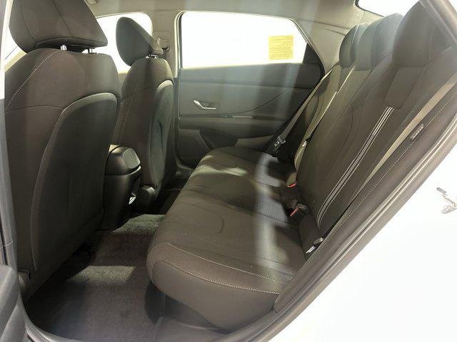 2026 Hyundai Elantra Blue - Photo 18