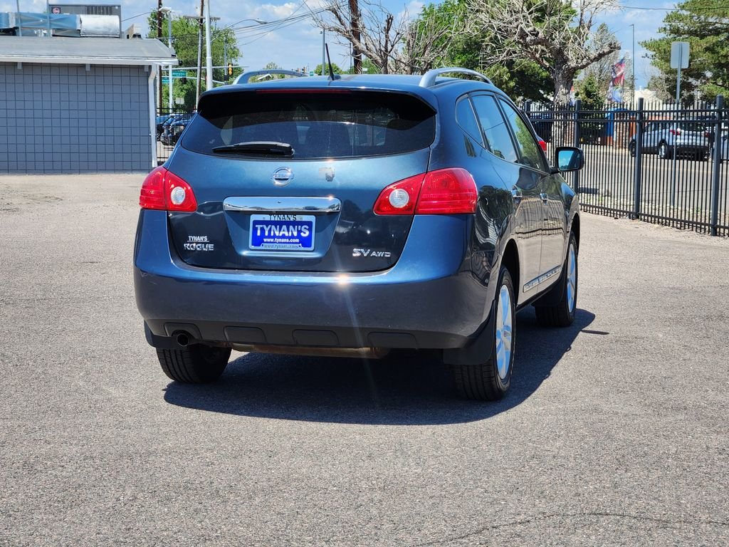Used 2013 Blue Nissan SV image 7