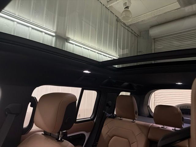 New 2026 Fuji White Land Rover S image 39