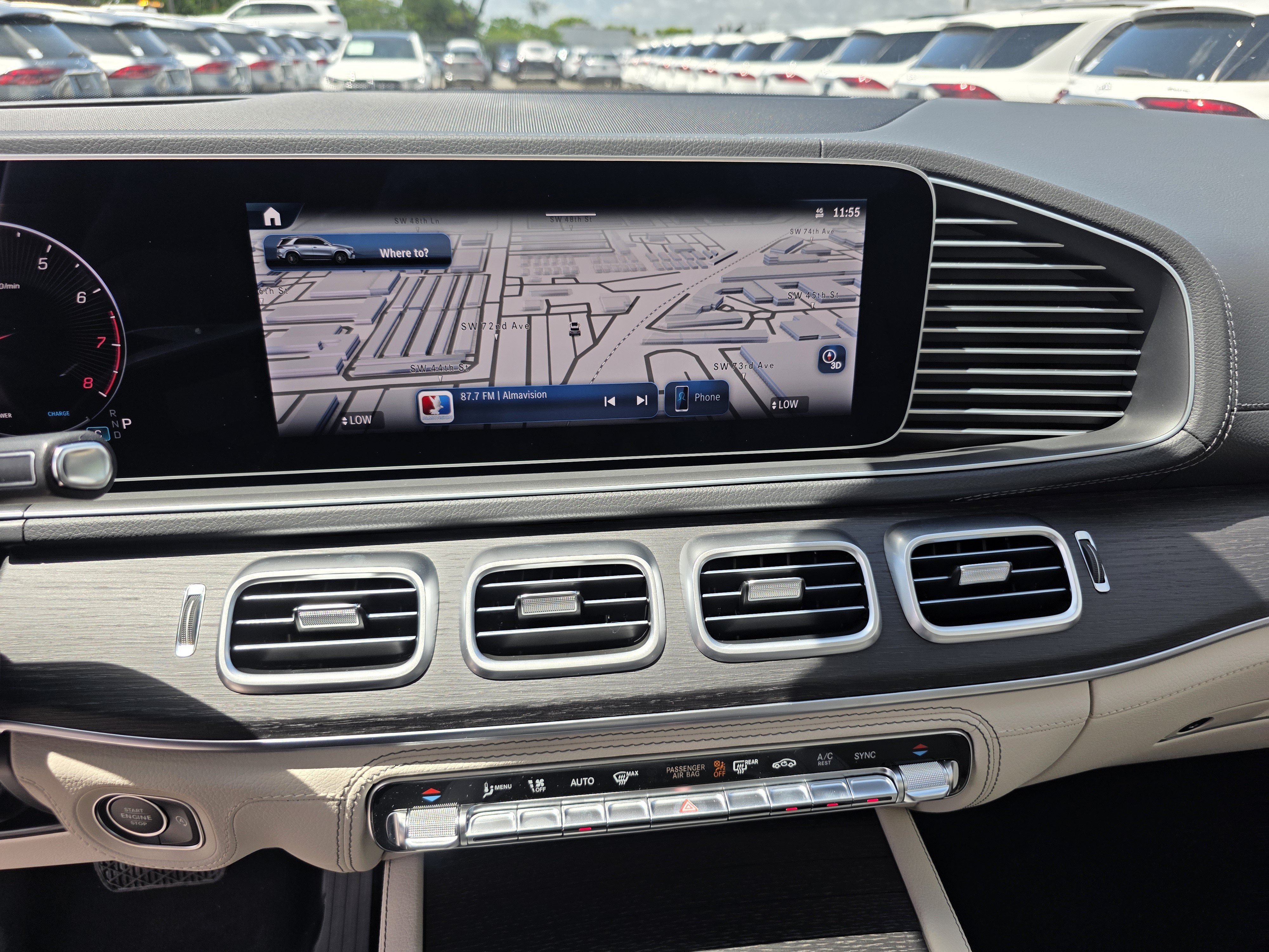 New 2026 MANUFAKTUR Moonlight White Metallic Mercedes-Benz GLE 350 image 49