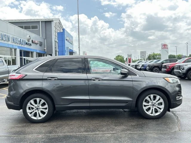 Used 2020  Ford Titanium image 15