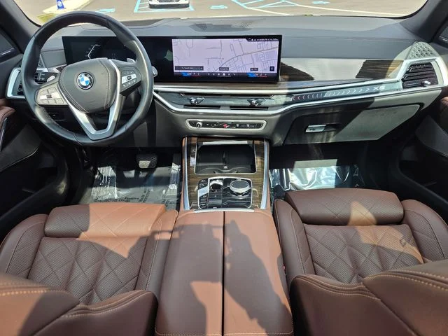 Used 2025 Black Sapphire Metallic BMW xDrive40i image 12