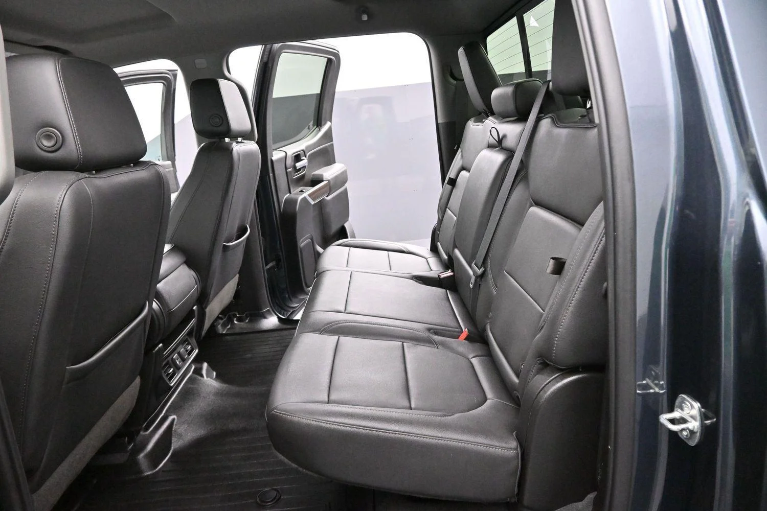 Used 2021 Shadow Gray Metallic Chevrolet LT image 28