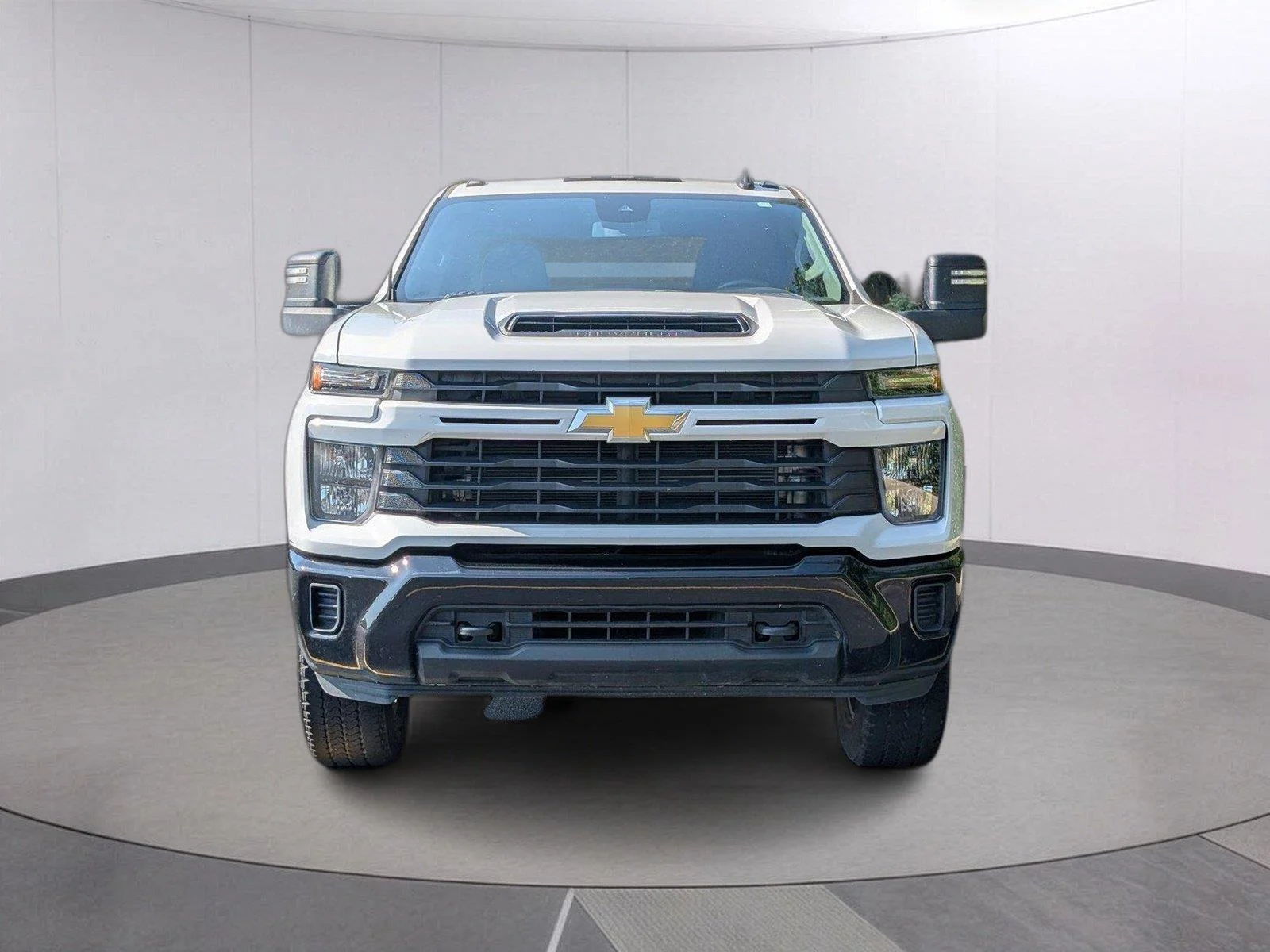 Used 2024 Summit White Chevrolet Custom image 10