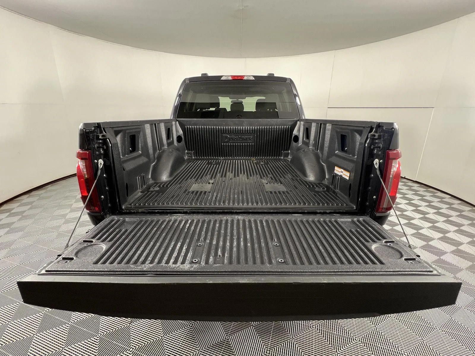 Used 2025 Agate Black Ford XLT image 21