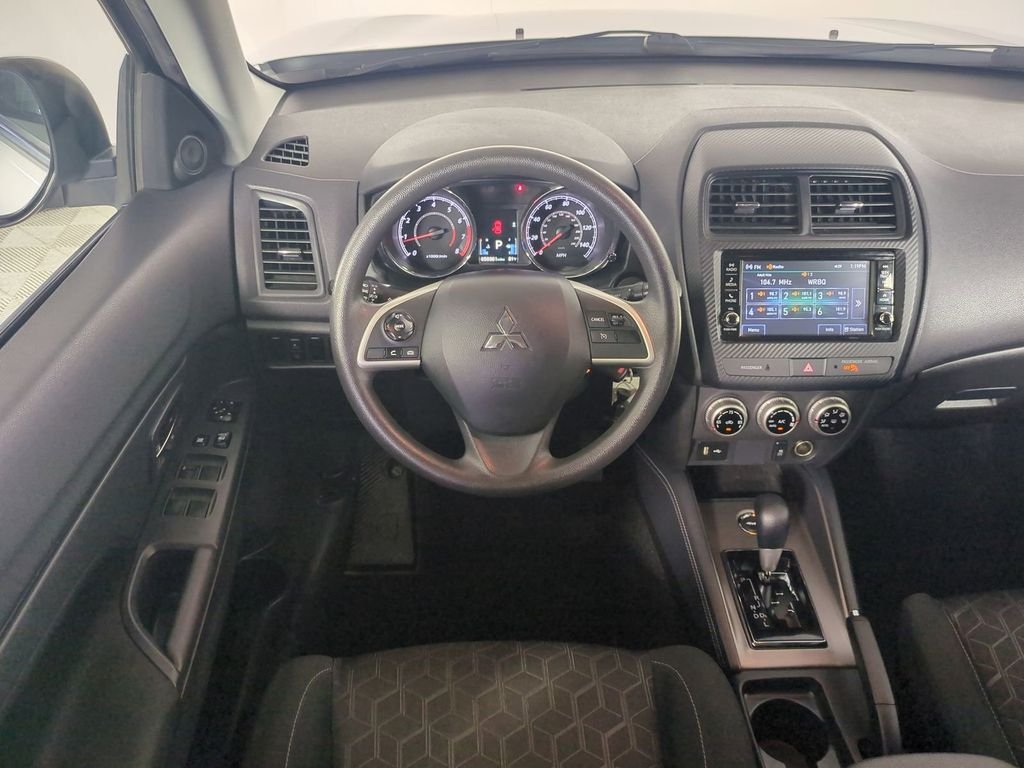 Used 2024  Mitsubishi 2.0 ES image 18