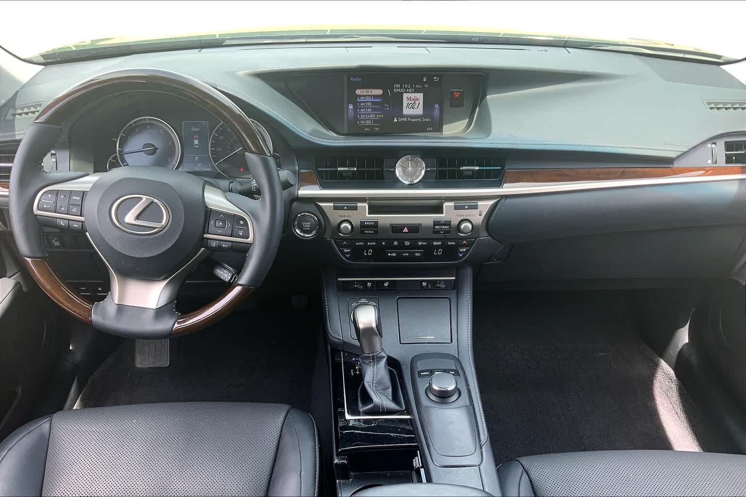 Used 2018 Obsidian Lexus  image 15