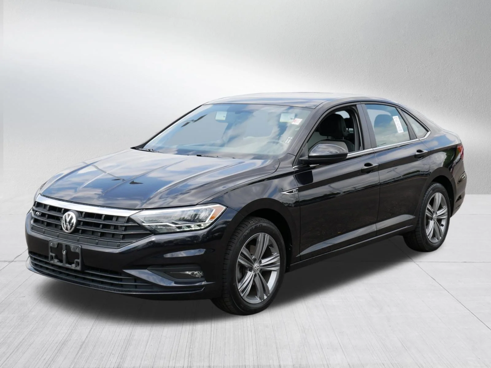 Used 2019 Deep Black Pearl Volkswagen R-Line image 3