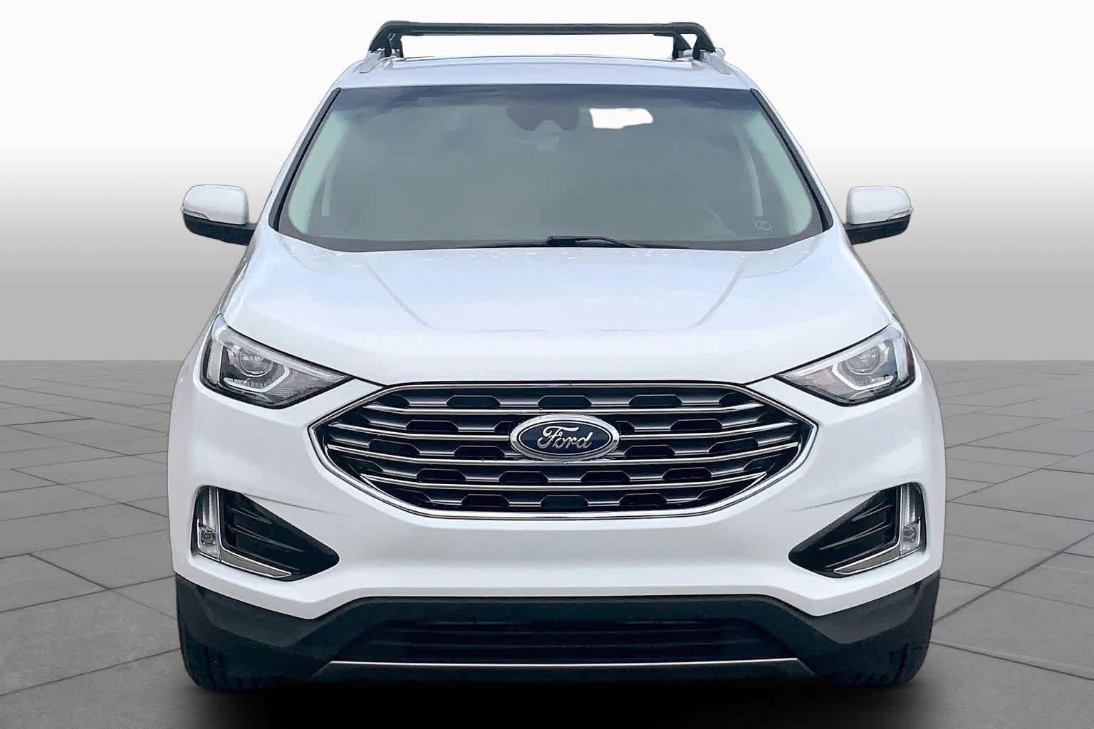 Used 2019 Oxford White Ford SEL image 4