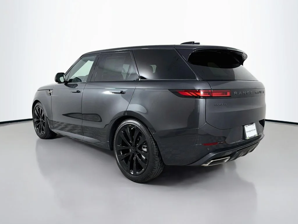 New 2026 Carpathian Grey Land Rover Dynamic SE image 7