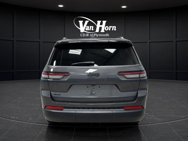 New 2026 Baltic Gray Metallic Clear-Coat Exterior Paint Jeep Altitude image 6