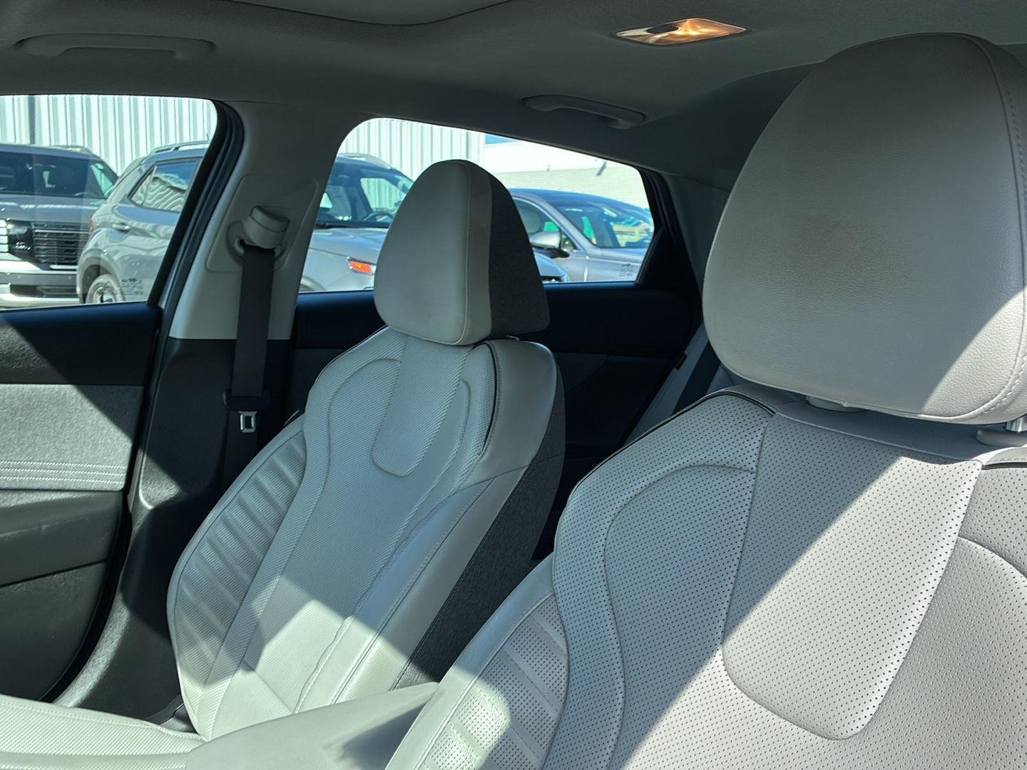 Used 2024 Abyss Black Hyundai Limited image 27