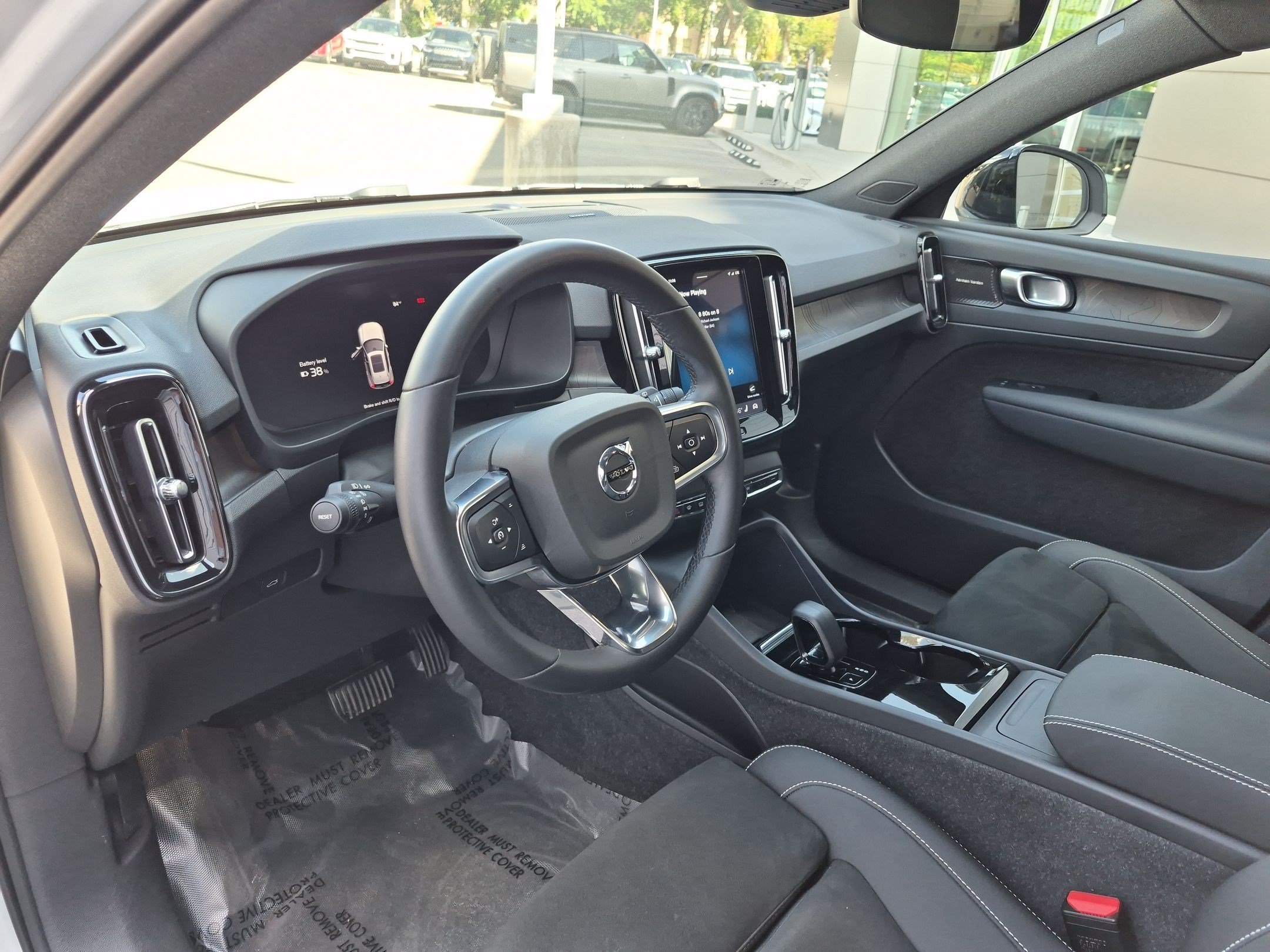 Certified Used 2023 Crystal White Volvo Ultimate image 14