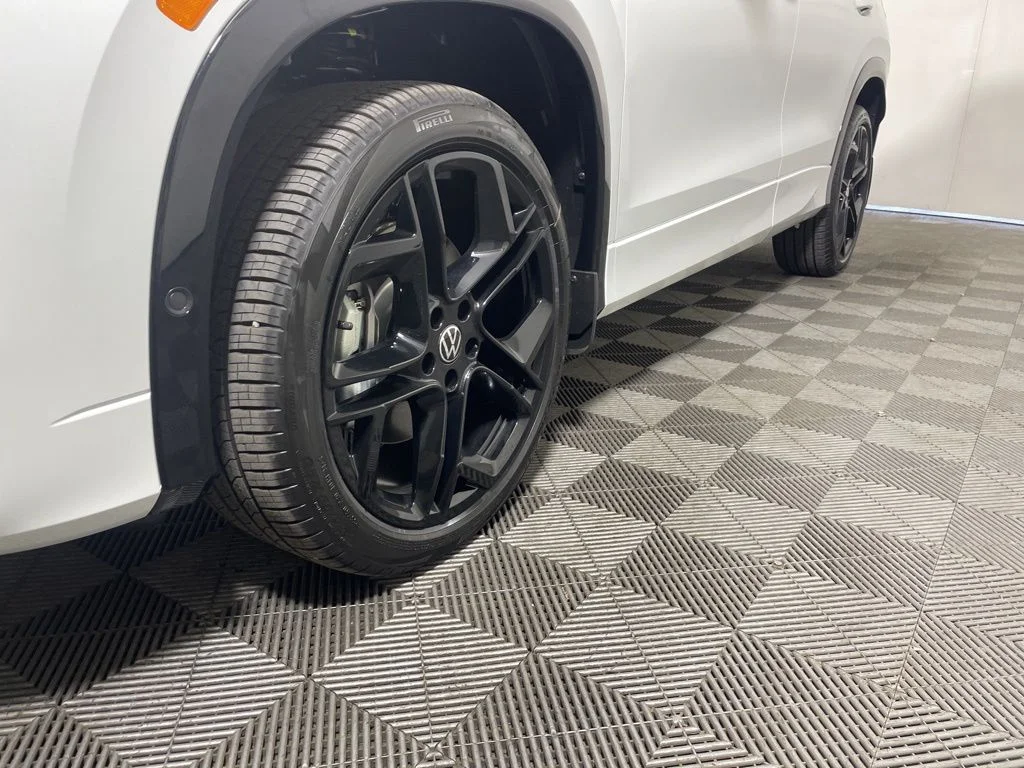 New 2026 White/off-white Volkswagen 2.0T SE R-Line Black image 26