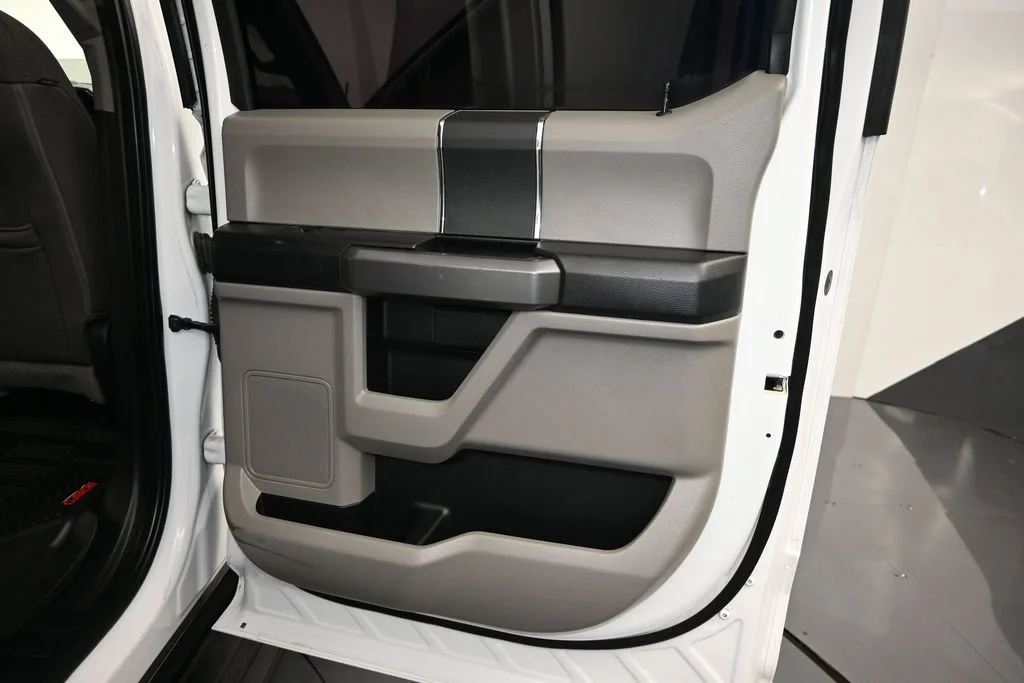 Used 2019 Oxford White Ford XLT image 12
