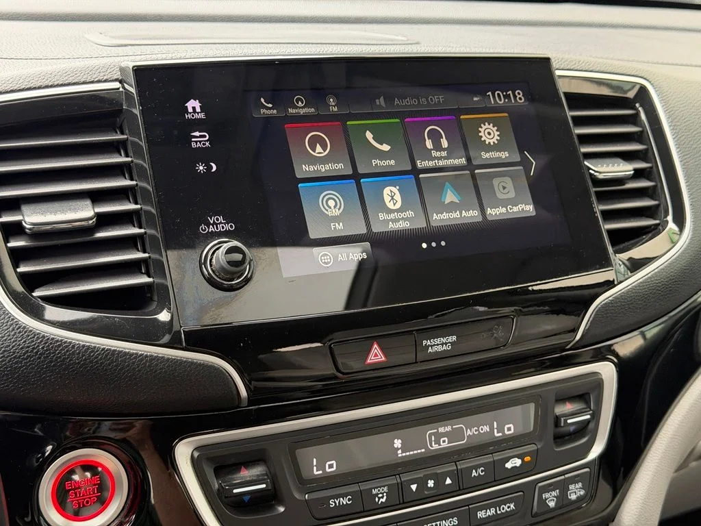 Used 2020 Silver Honda Touring image 13