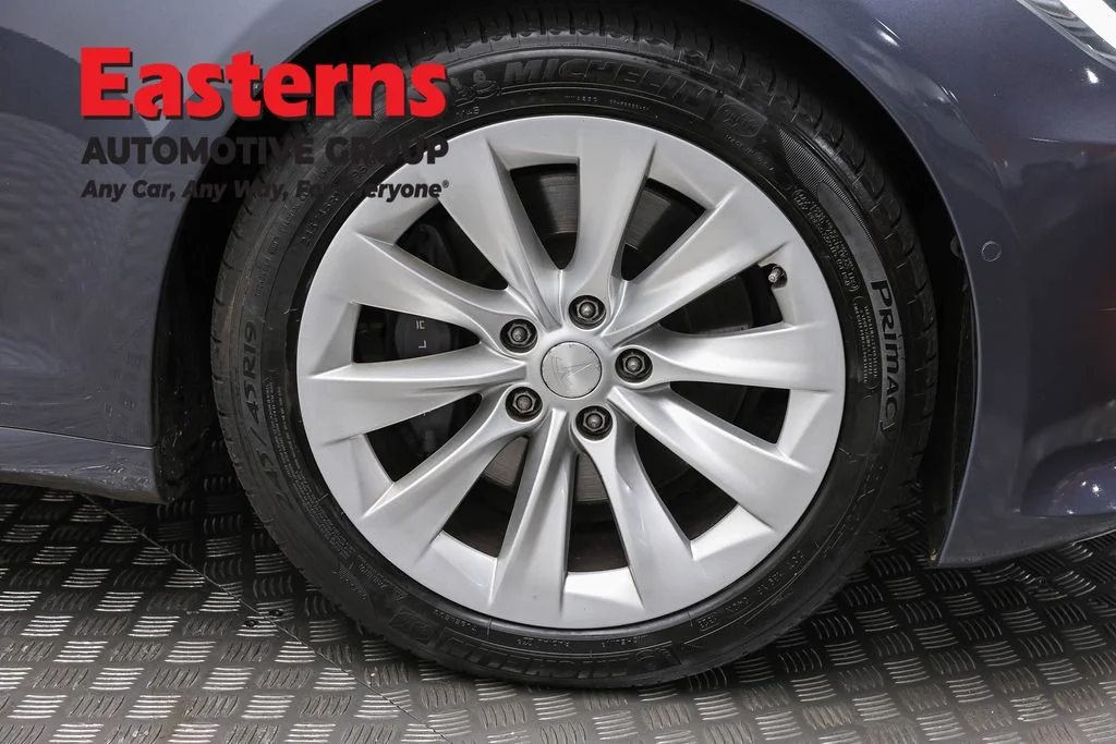 Used 2017 Gray Tesla 90D image 27