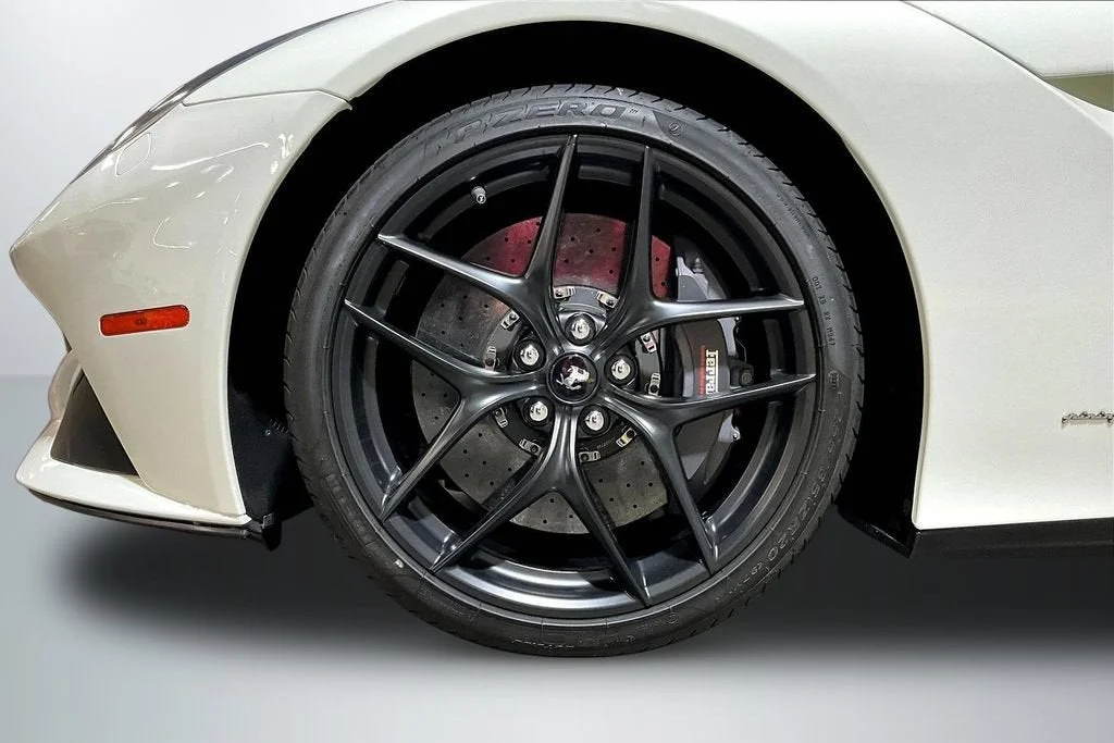 Used 2016 Bianco Avus Ferrari Berlinetta image 27
