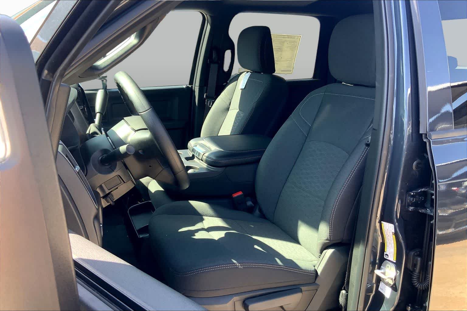 2025 RAM 2500 Tradesman - Photo 10