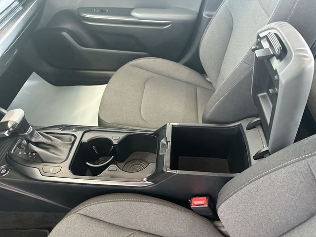 Used 2025 White Kia LXS image 23