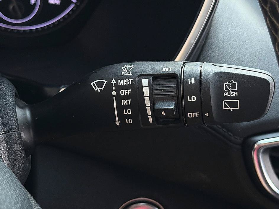 Used 2023 Shimmering Silver Hyundai SEL image 18