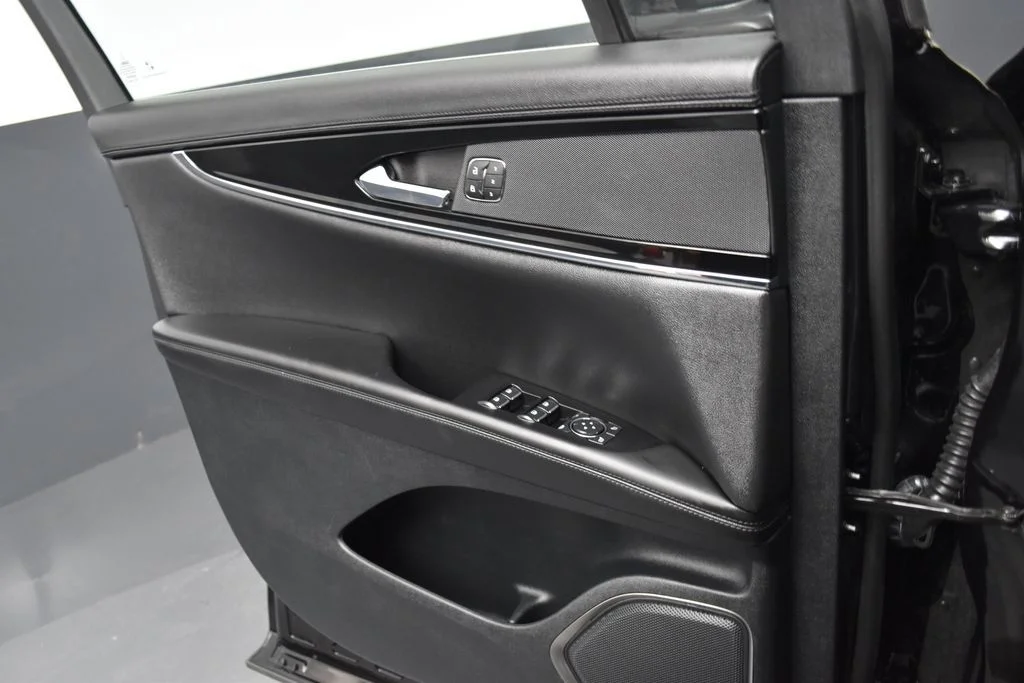 Used 2023 Black Lincoln Standard image 11