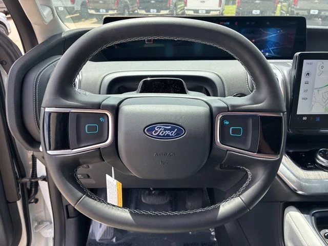 New 2026 Star White Metallic Tri-Coat Ford Platinum® image 43