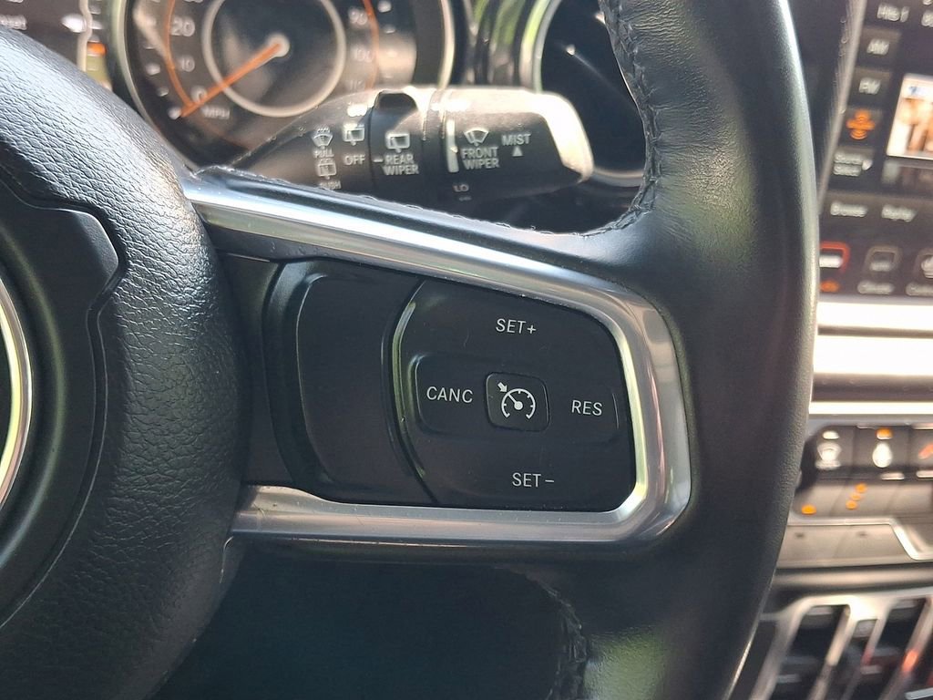 Used 2022 Black Jeep Sahara Altitude 4x4 image 22