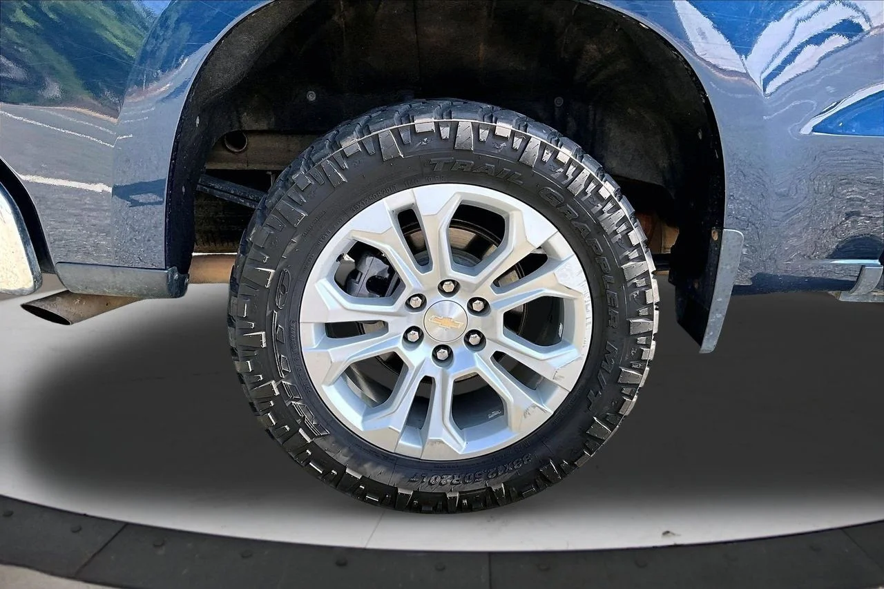 Used 2023 Blue Chevrolet LTZ image 35