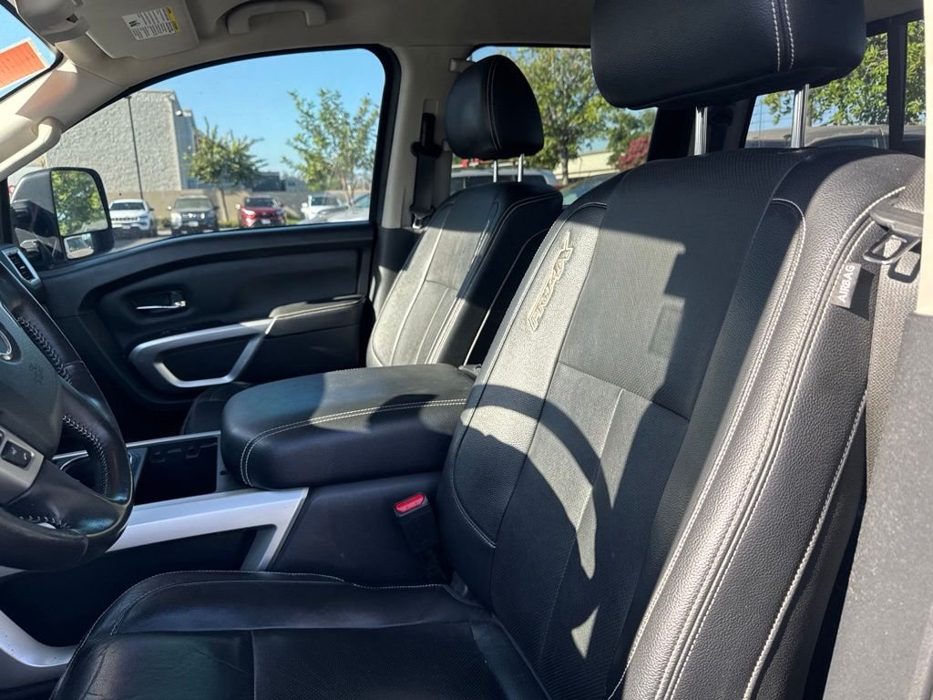2019 Nissan Titan PRO-4X - Photo 6