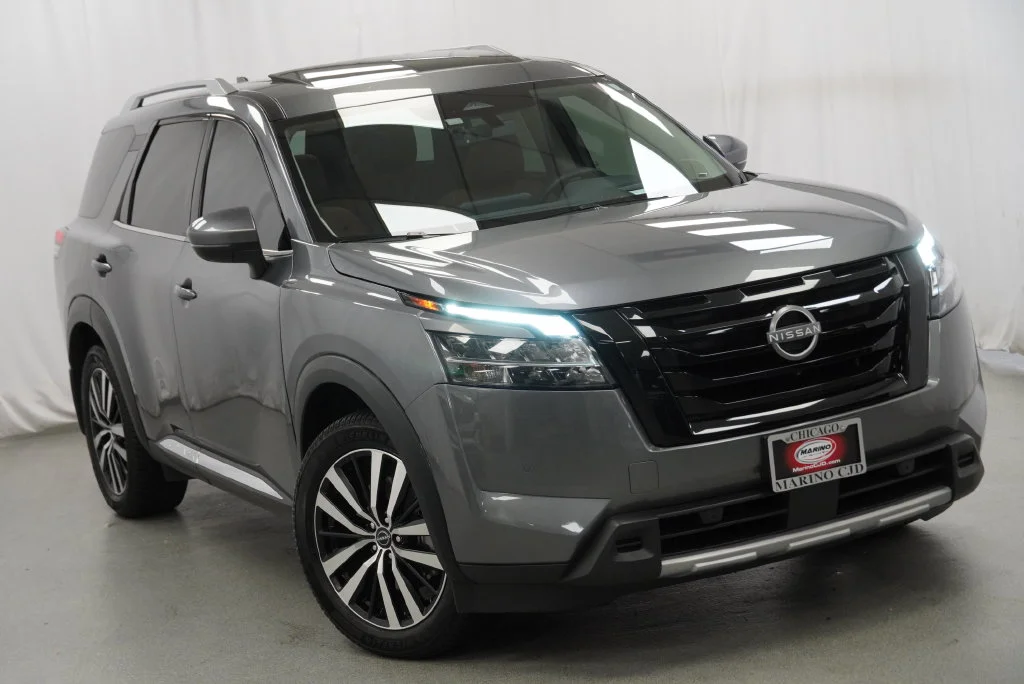 Used 2024 Gray Nissan Platinum image 14