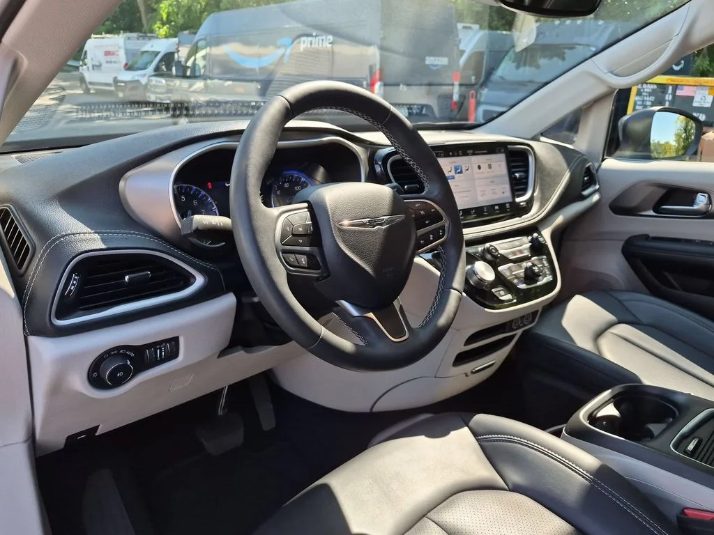 Used 2023 White Chrysler Touring L image 14