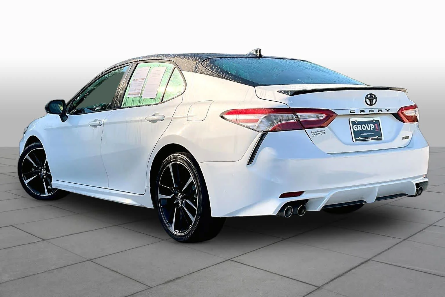 Used 2020 Wind Chill Pearl/Midnight Black Metallic Toyota XSE image 12
