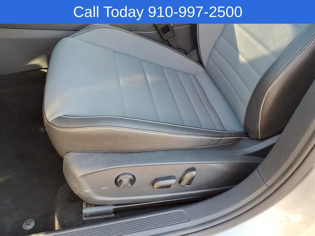Used 2025 Silver Volkswagen SE image 10