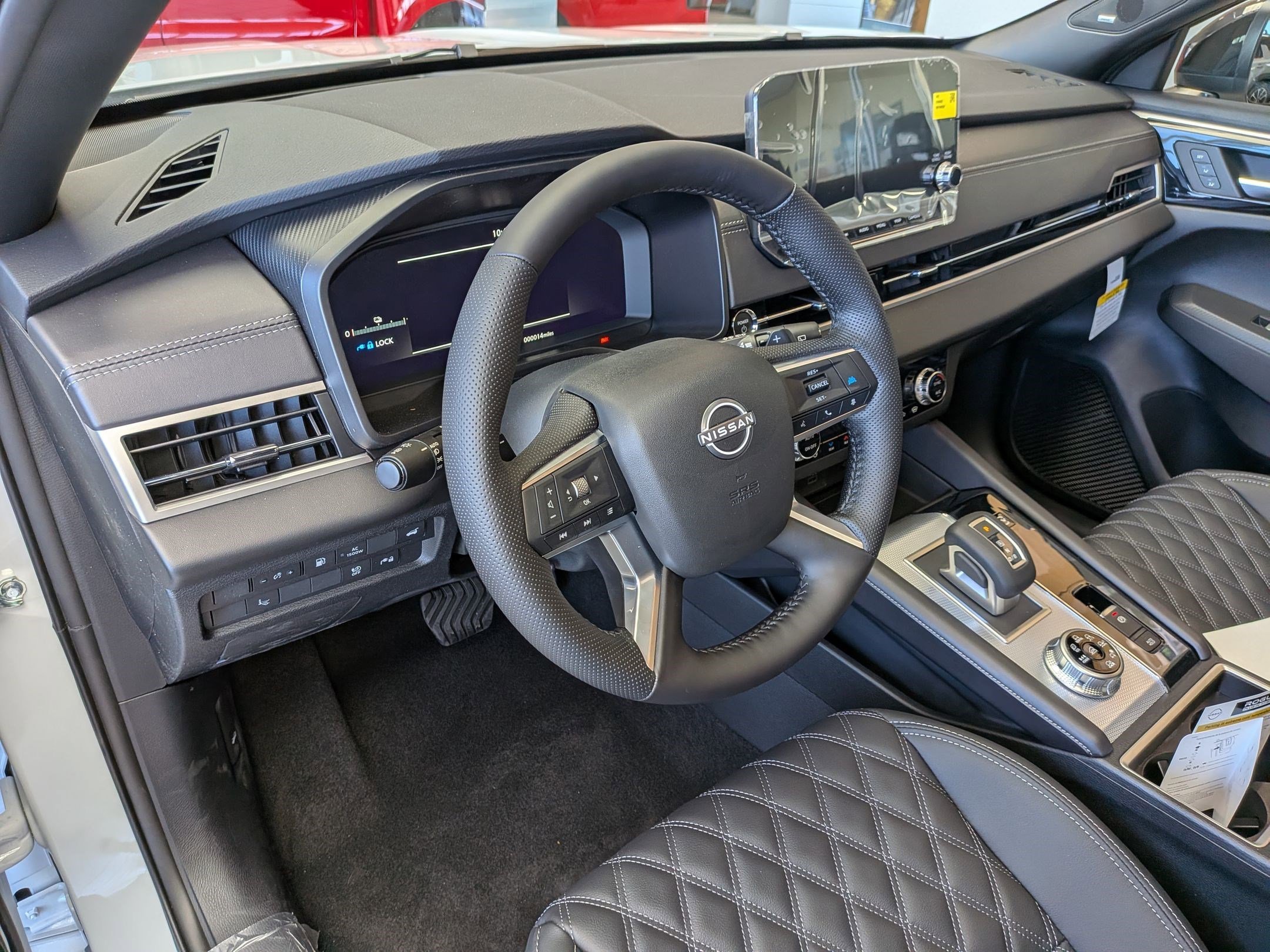 2026 Nissan Rogue Plug-In Hybrid Platinum | CarEdge | CarEdge
