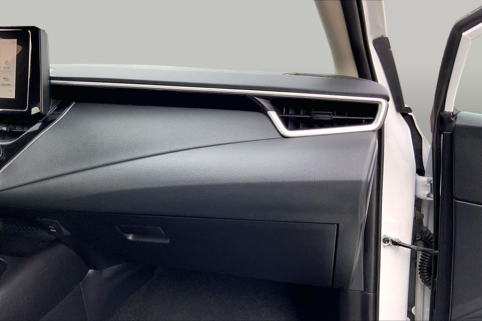 Used 2025 Ice Cap Toyota LE image 18