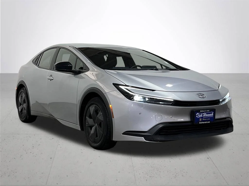 Used 2025 Gray Toyota LE image 8