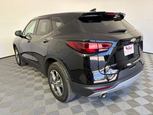 Used 2025 Black Chevrolet LT image 5