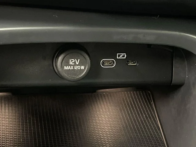 2023 Volvo XC40 Core - Photo 23