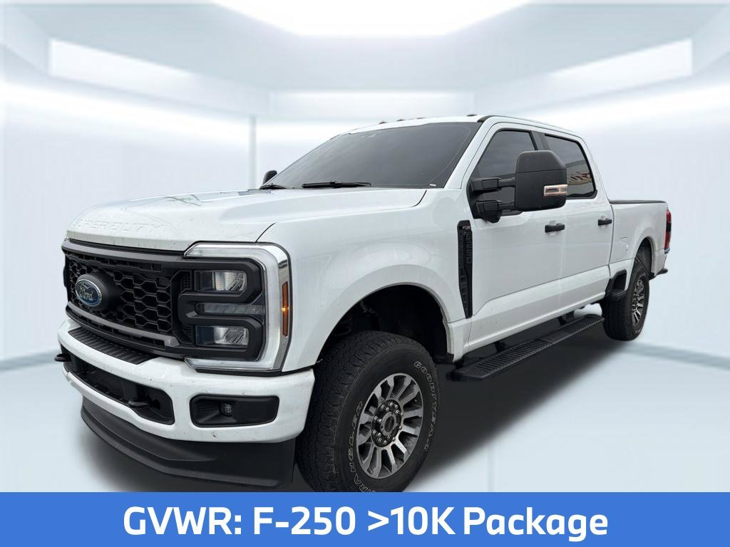 Used 2025 White Ford XL image 5
