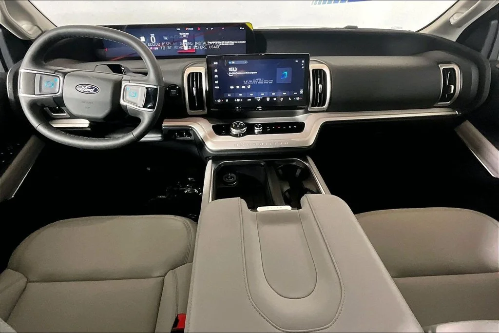 New 2027 Nocturnal Blue Metallic Ford MAX Active image 5