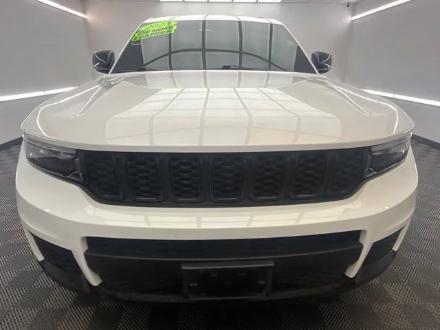 Used 2023 White Jeep Altitude image 2