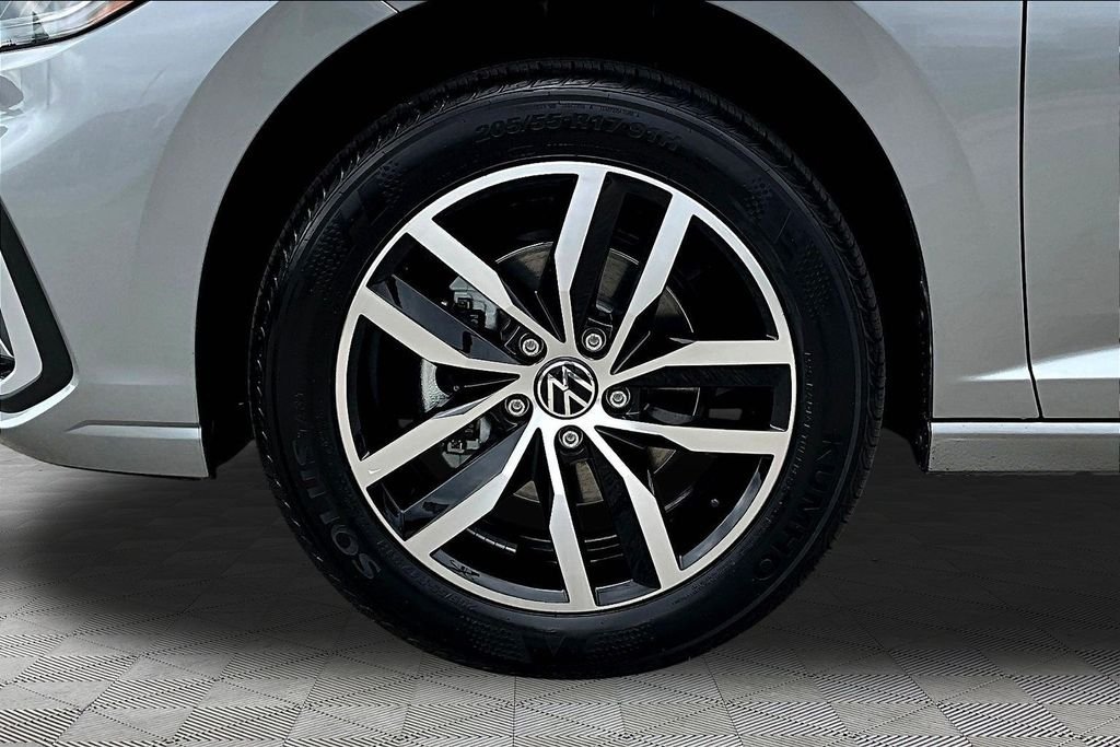 New 2026 Silver Volkswagen 1.5T SE image 32