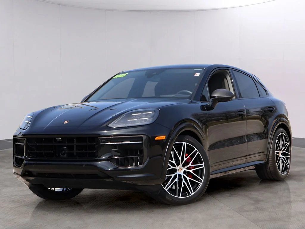 2025 Porsche Cayenne GTS's photo