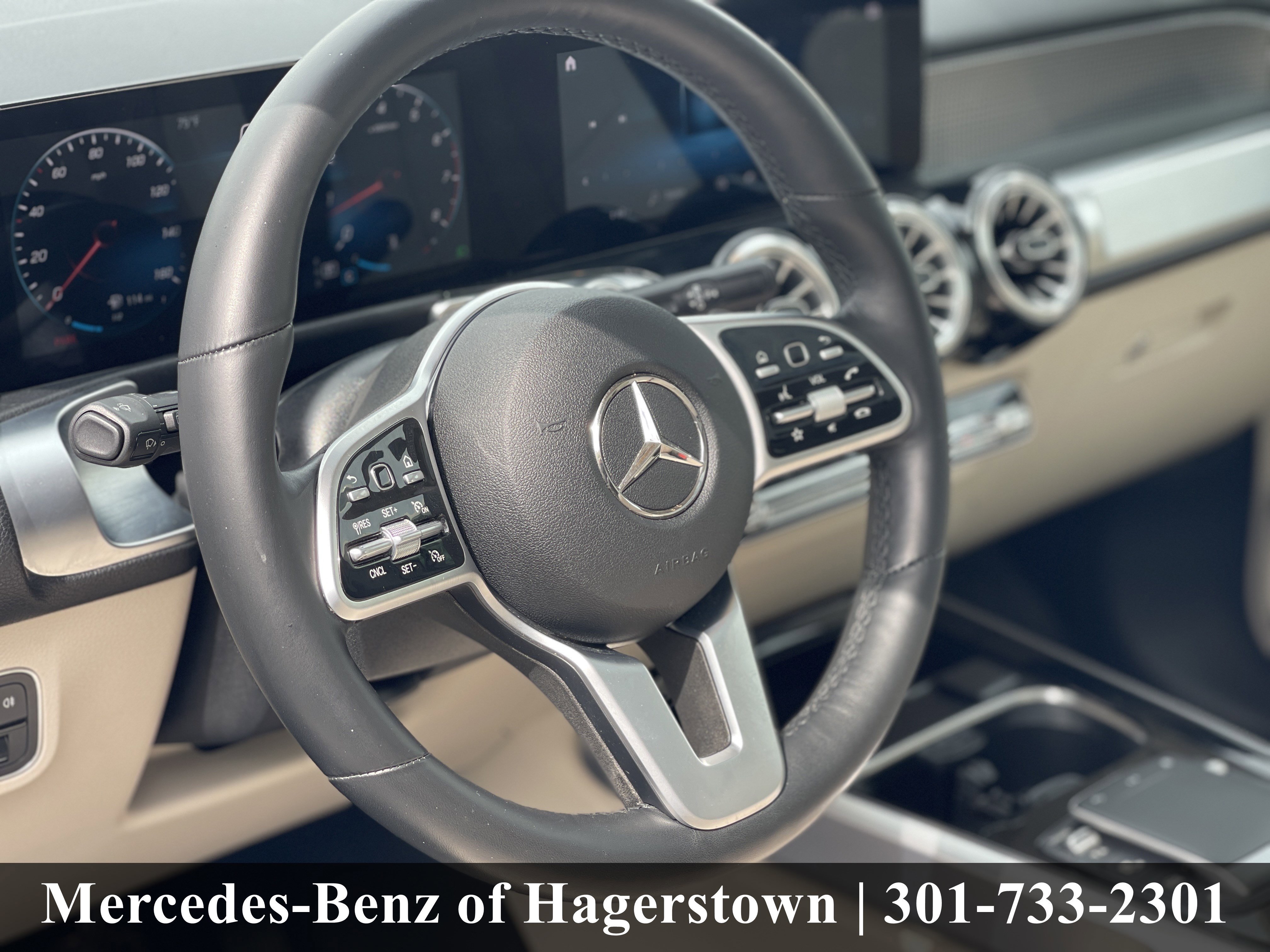 Certified Used 2022 Mountain Grey Metallic Mercedes-Benz GLB 250 4MATIC® SUV image 9