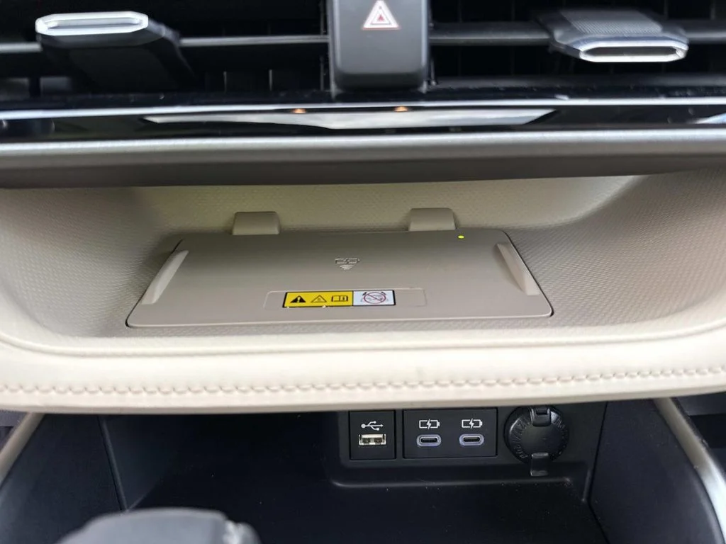 Used 2024  Toyota Limited image 33