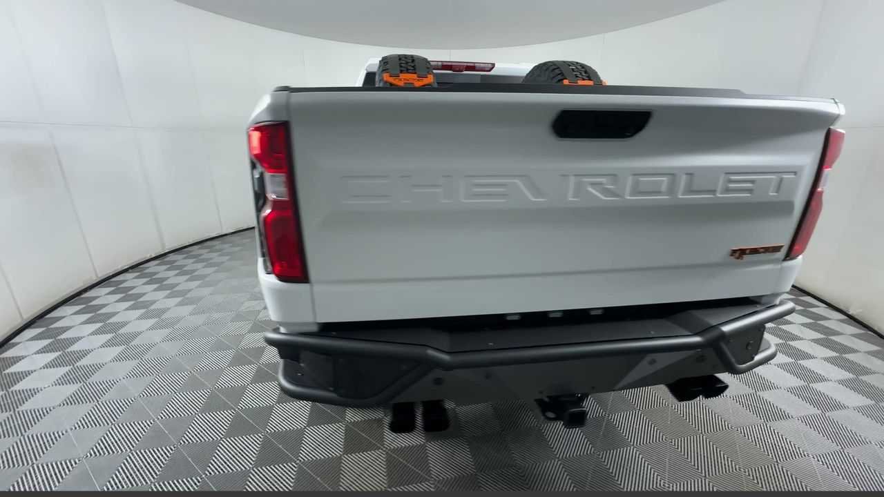 2025 Chevrolet Silverado 1500 LTZ - Photo 14