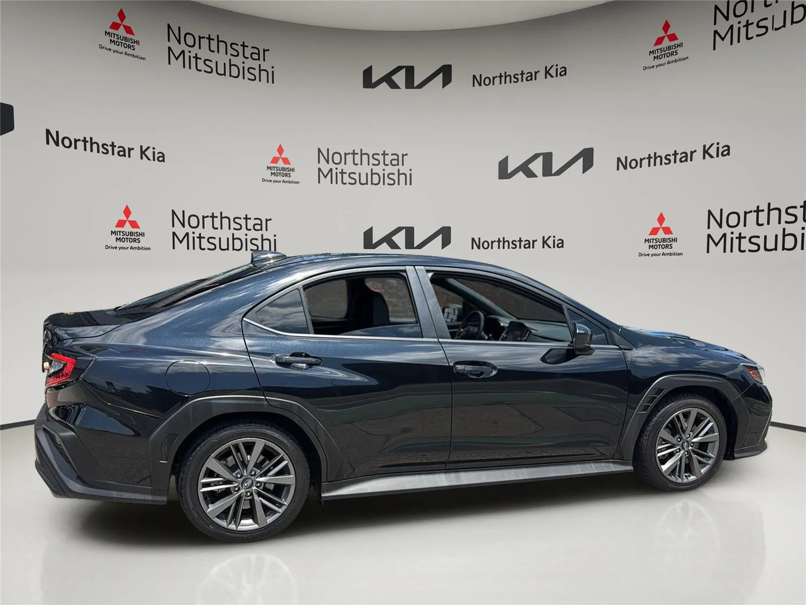 Used 2022 Crystal Black Silica Subaru BASE image 8